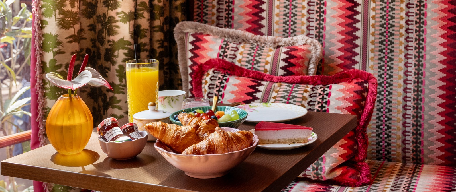 Breakfast on the canals at Small luxury hotel the Estheréa Hotel