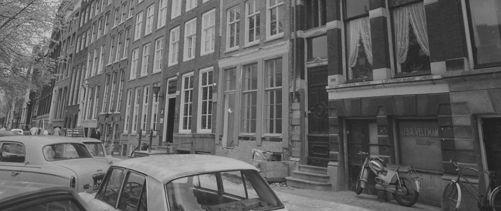 Old photo of the façade of the hotel